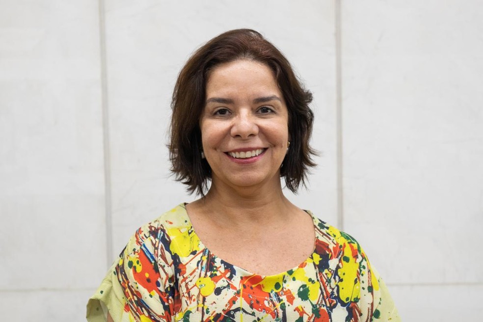 Denise Pires se torna primeira mulher a assumir reitoria da UFRJ