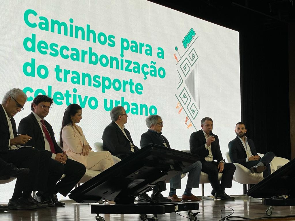 Secretário de mobilidade representa Salvador em debate nacional sobre transporte coletivo sustentável