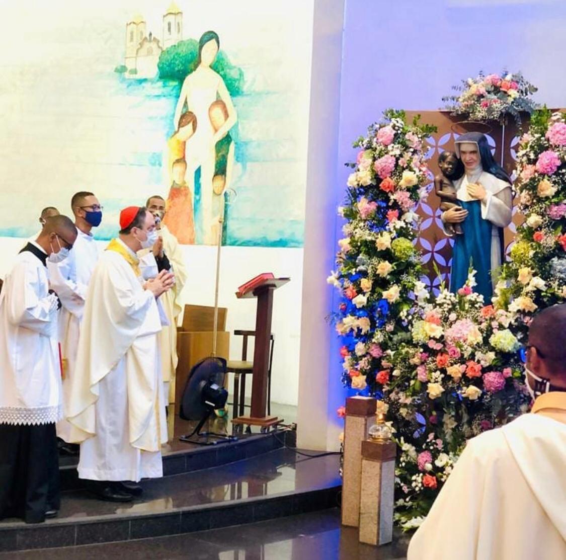 Dia da Santa Dulce dos Pobres é celebrado com missa em Salvador