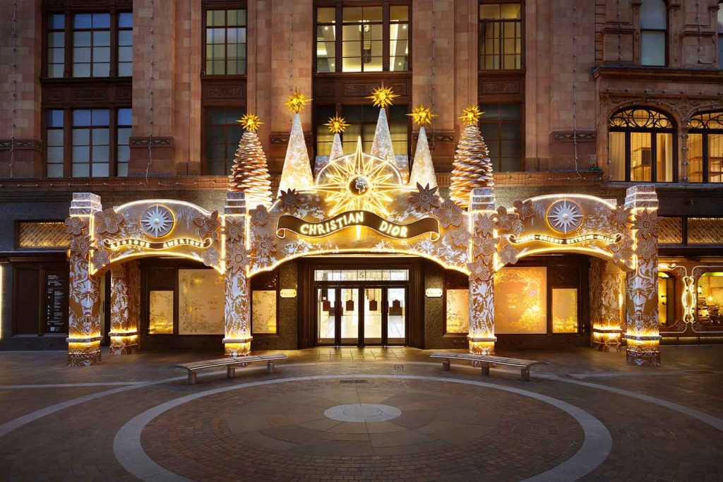 Dior inaugura instalação de Natal na Harrods, em Londres; vem ver