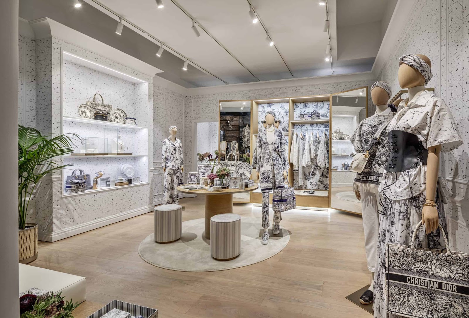  Dior abre pop-up store no Soho dedicada à linha de homewear