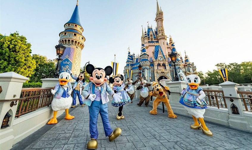 Disney volta a permitir interações próximas com personagens em parques