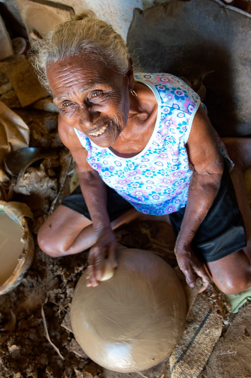 Ceramista centenária recebe homenagem no Festival de Saveiros de São Félix