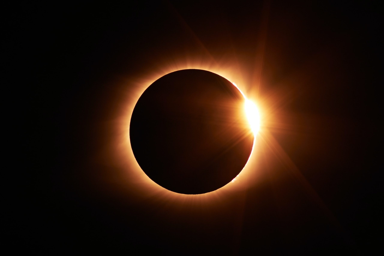 Eclipse solar de sábado (14) será visto do Brasil; veja os horários