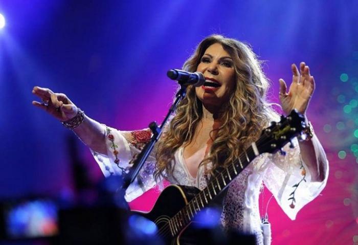 Elba Ramalho comemora 40 anos de carreira lançando novo álbum