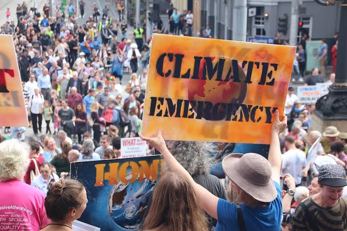 Dicionário Oxford elege 'Emergência climática' como Palavra do Ano