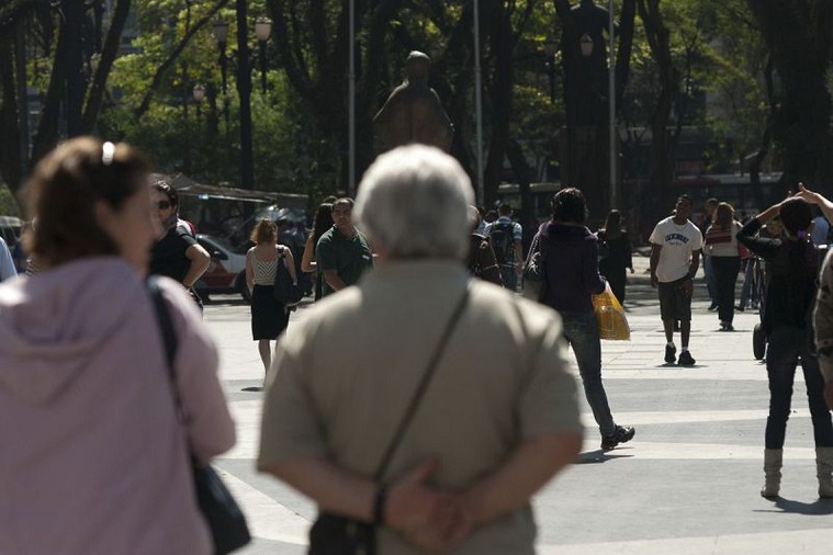 Expectativa de vida no Brasil chega a 76,3 anos