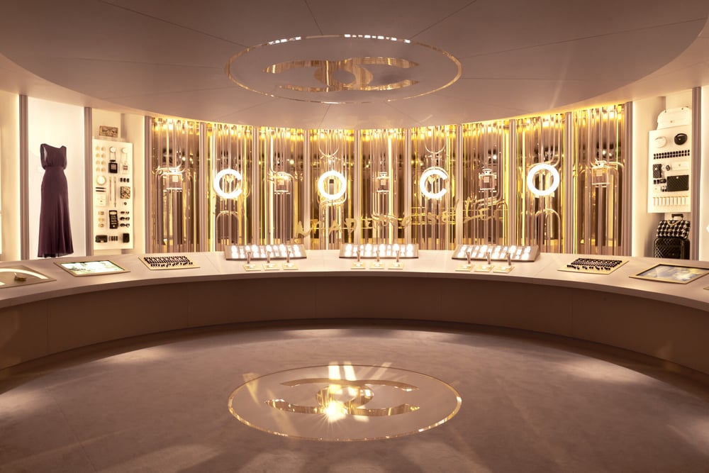 Em Paris, exposição imersiva celebra perfumaria da Chanel; vem saber