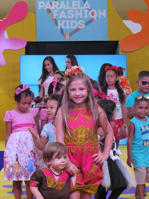 Calvin Klein Kids e Cris Barros Mini desfilam no Fashion Weekend Kids