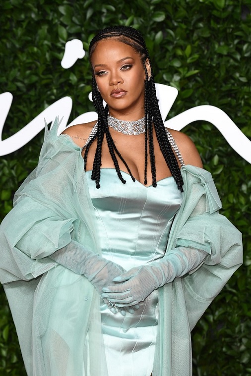Rihanna decide suspender atividades da marca de moda Fenty