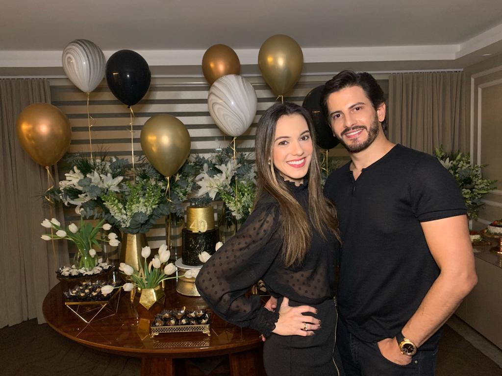 Novo casal circulando por Salvador: Fernanda Rêgo e Tiago Ayres 