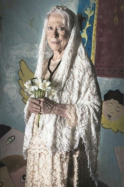 Fernanda Montenegro vestida de noiva para casamento na novela das nove