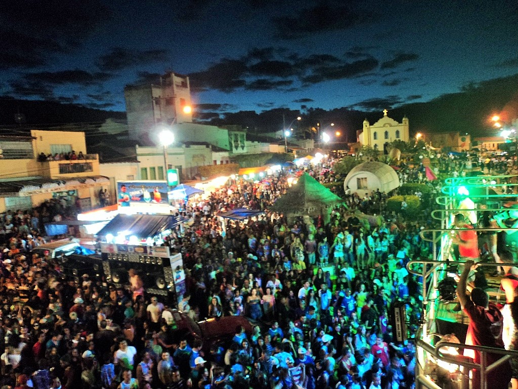 Bell Marques, Psirico e Tayrone agitam o Festival da Cachaça em Abaíra, na Chapada Diamantina