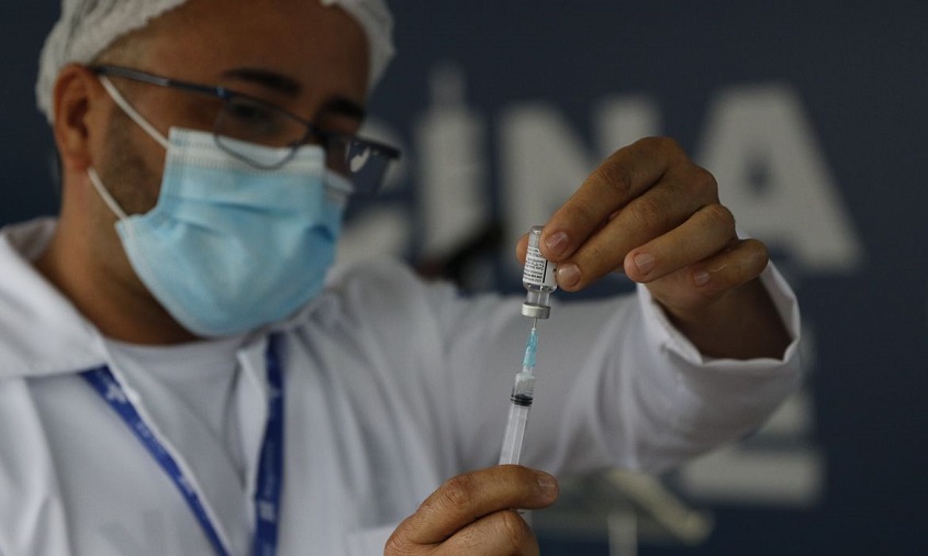 Brasil apresenta índice de 11% de atraso na segunda dose da vacina contra covid-19, aponta Fiocruz