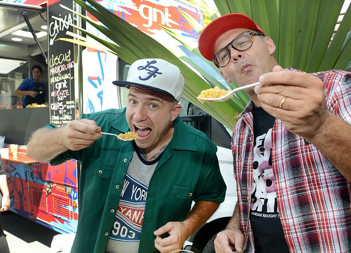 Márcio SIlva e Adolpho Schaefer gravam temporada de Food Truck na Estrada em Salvador
