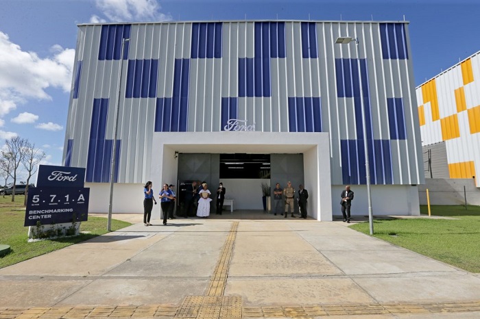 Em Camaçari, governador visita Centro de Desenvolvimento de Produtos da Ford