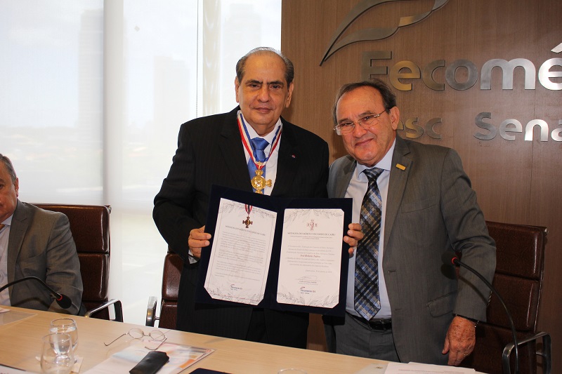  Presidente da CNC recebe a Medalha do Mérito Visconde de Cairu na sede da Fecomércio-BA