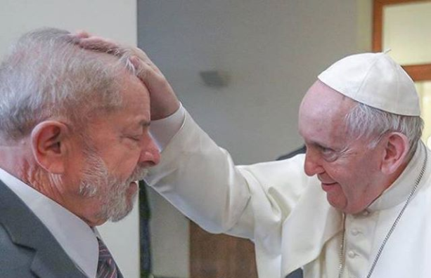 Lula se reúne com Papa Francisco no Vaticano