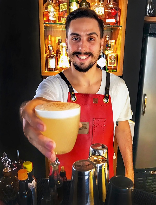 Larribar recebe bartender mais criativo do Brasil