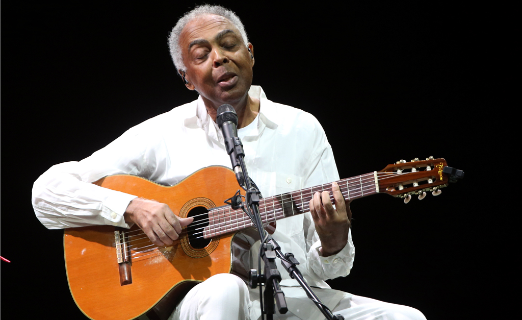 Gilberto Gil fará show hoje na Concha Acústica