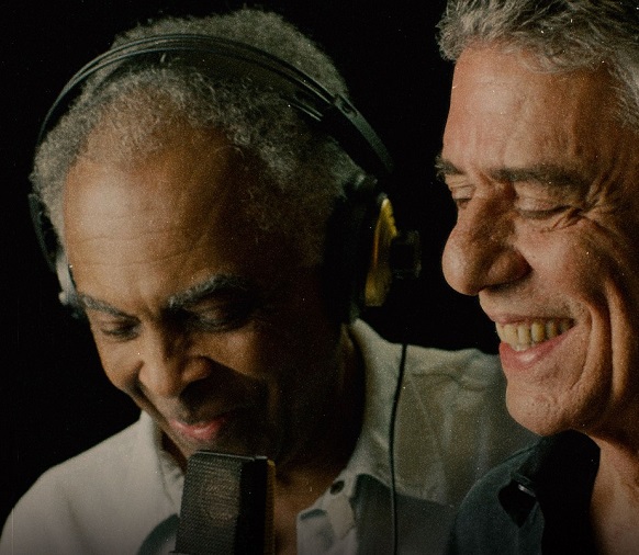 Gilberto Gil e Chico Buarque revitalizam a faixa "Copo Vazio"