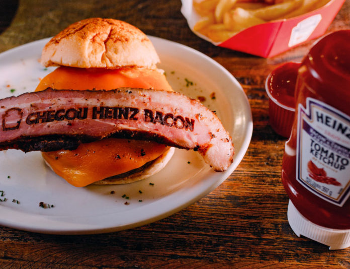 Heinz lança novo sabor de ketchup no mercado brasileiro