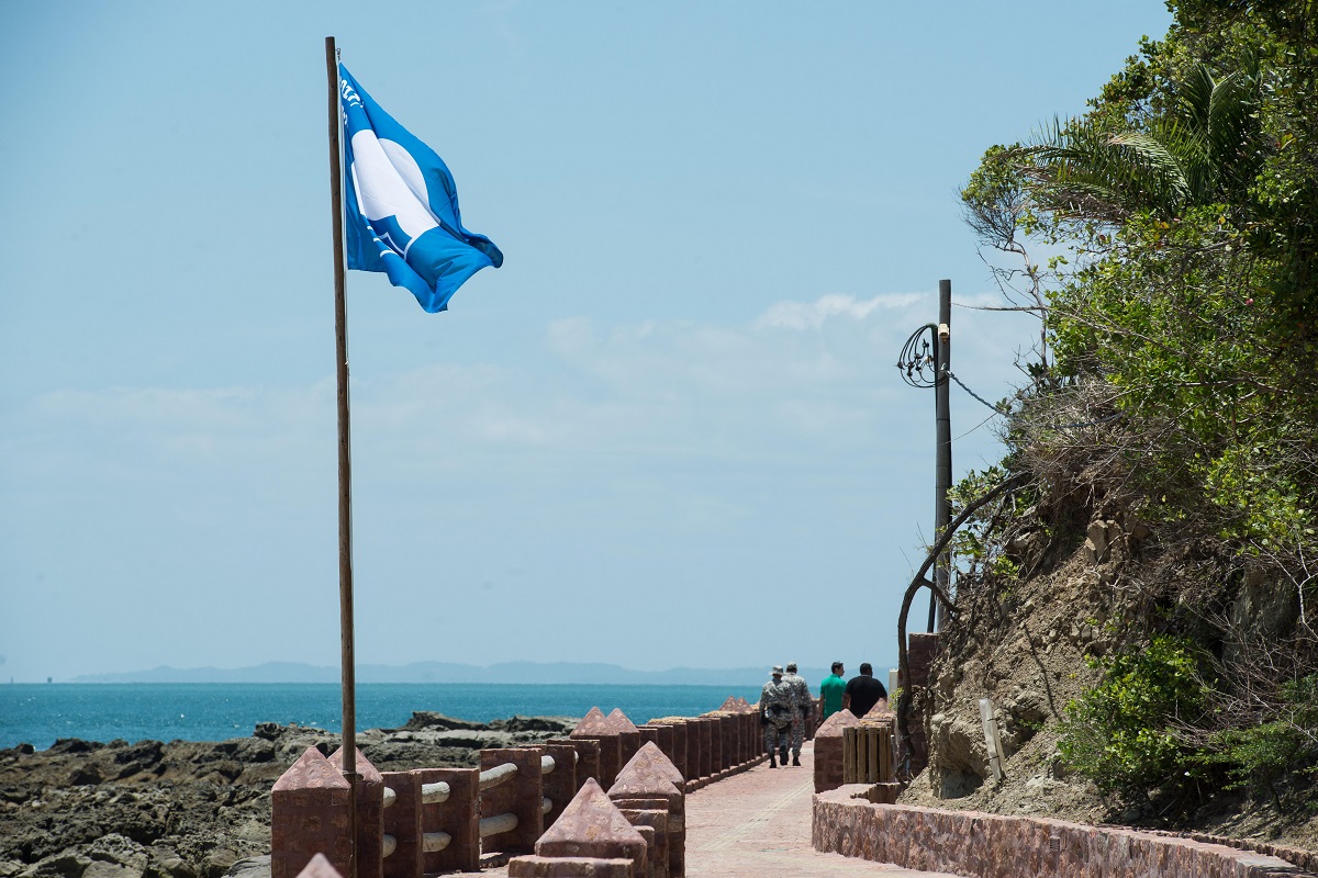 Ilha dos Frades tem Selo Bandeira Azul renovado para 2021 