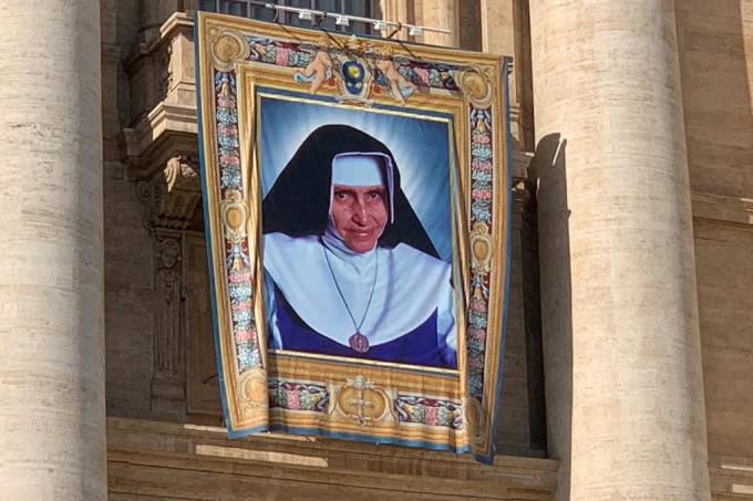 Oração de Irmã Dulce sofre alteração após sua canonização