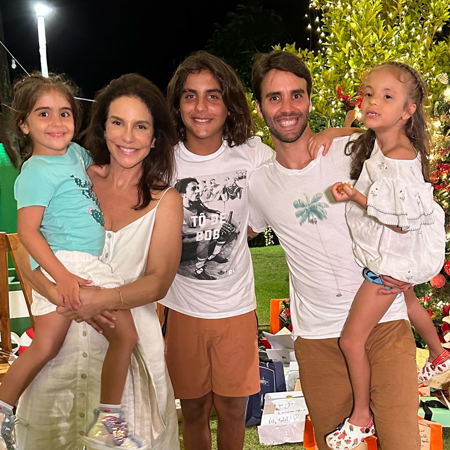 Ivete Sangalo celebra Natal com a família em Praia do Forte: “ É tempo de  esperança”. Veja fotos
