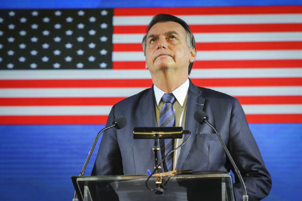Bolsonaro solicita visto de turista para permanecer nos EUA