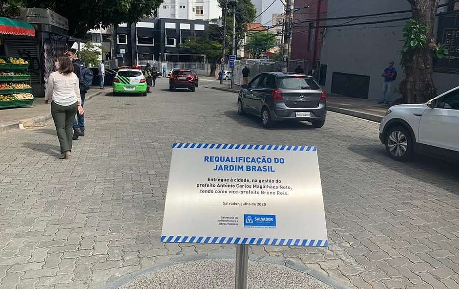 Com verba privada, prefeito entrega obra do Jardim Brasil que valoriza circulação de pedestres