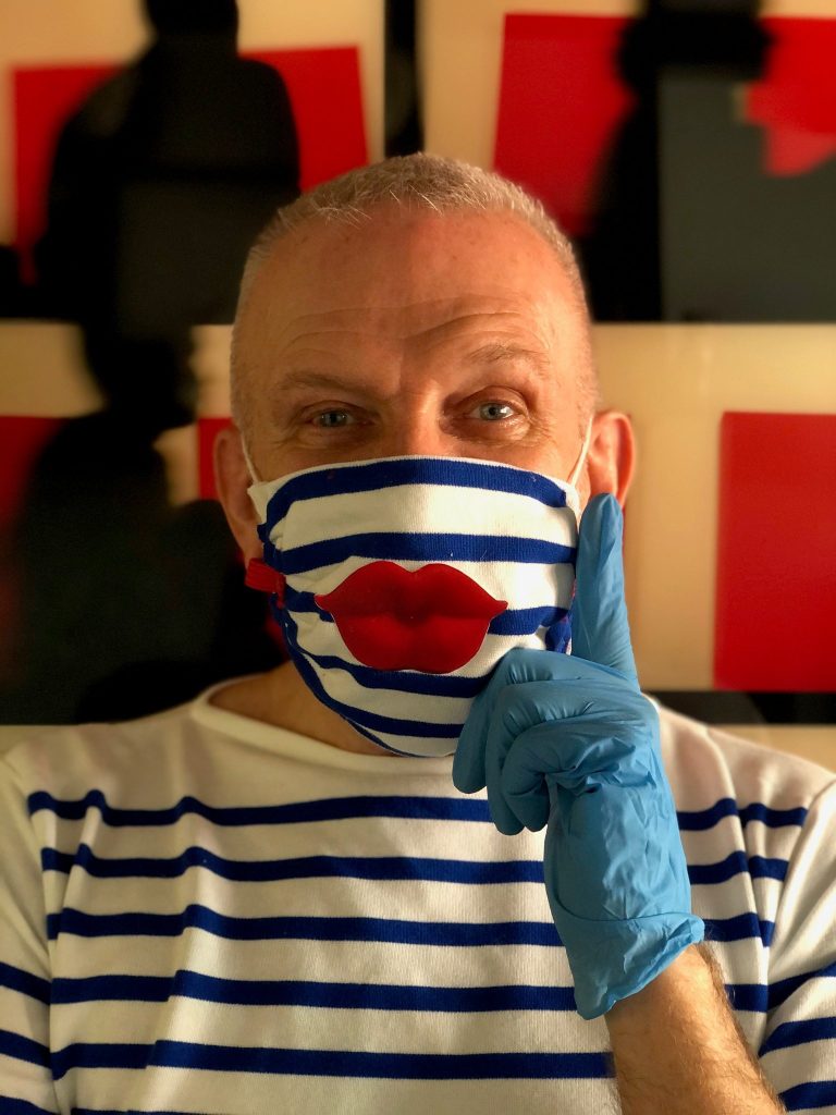 "A máscara é a nova camiseta básica", diz Jean Paul Gaultier