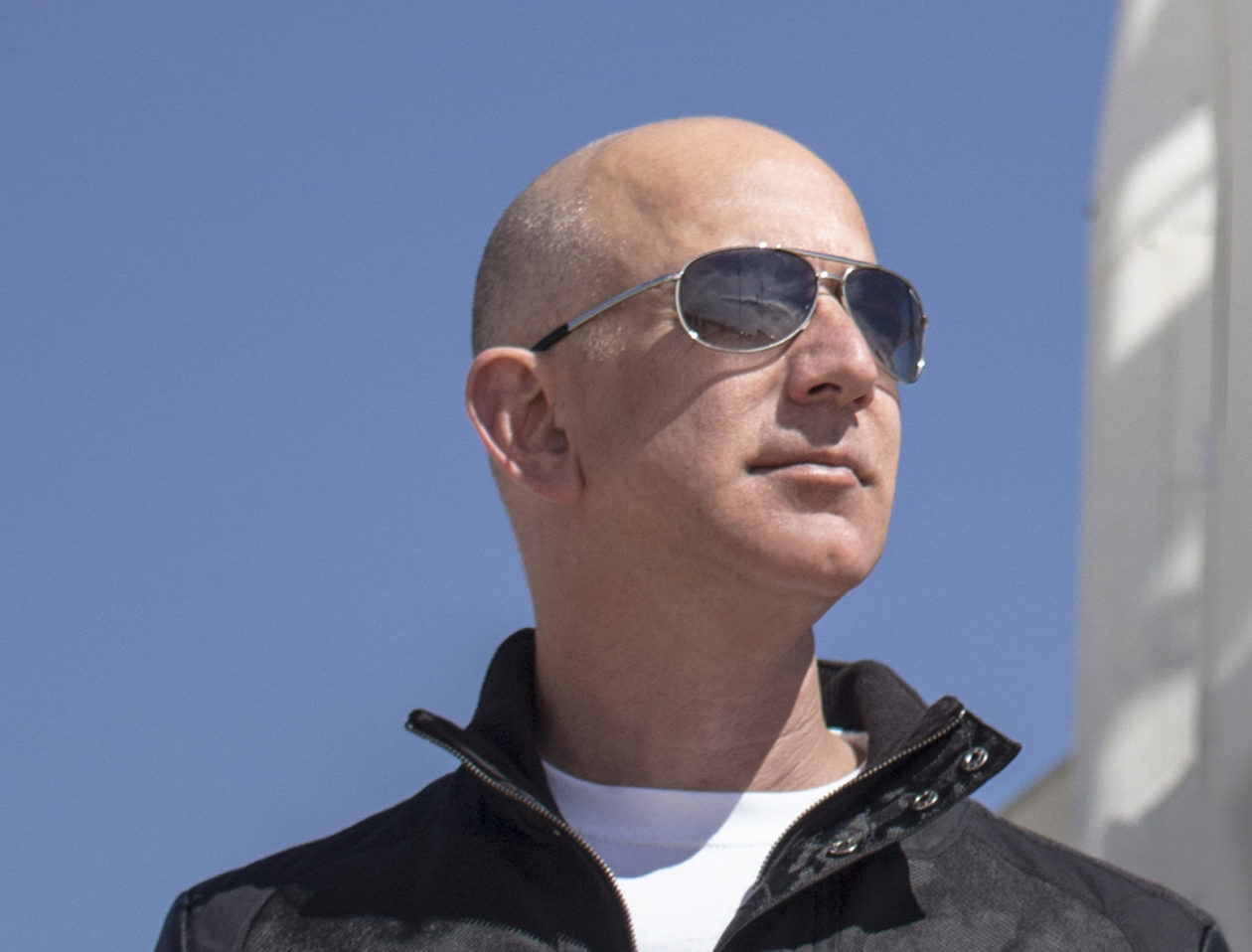 CEO da Amazon é a pessoa mais rica da história moderna