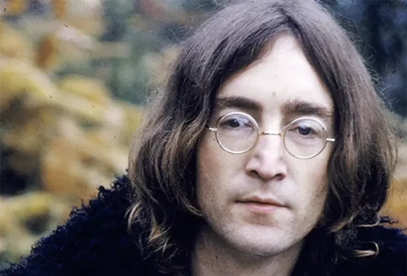 Bala da arma que matou John Lennon, dos Beatles, vai ser leiloada na Inglaterra