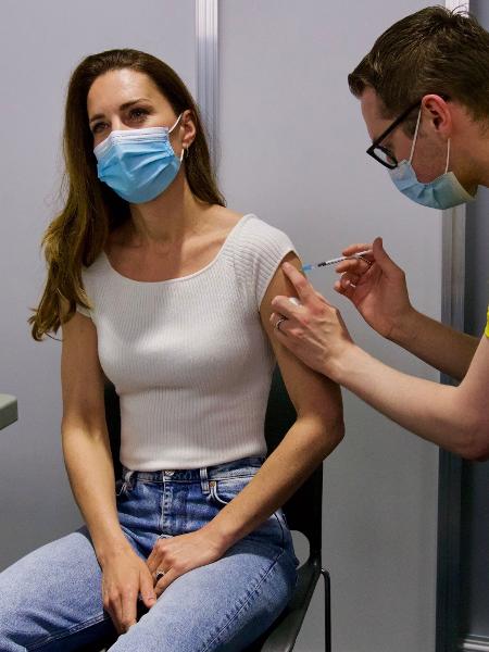 Kate Middleton recebe primeira dose de vacina contra Covid-19