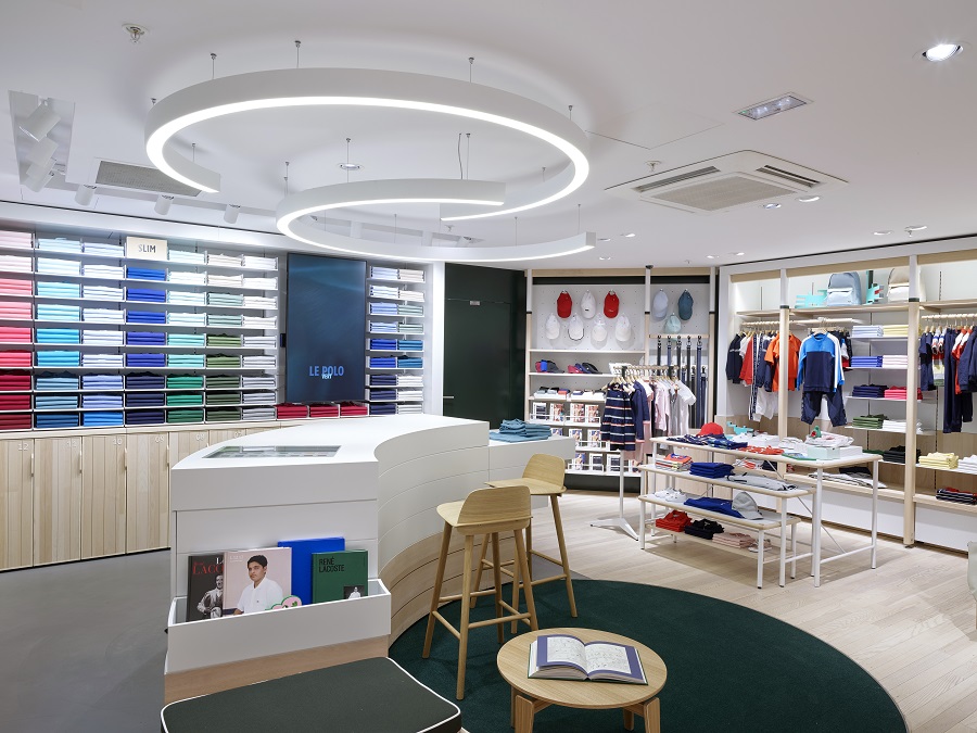 Lacoste reinaugura loja do Shopping Salvador com novo conceito global de varejo 