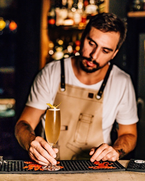  Larribar cria fundo de apoio para dar suporte a bartenders