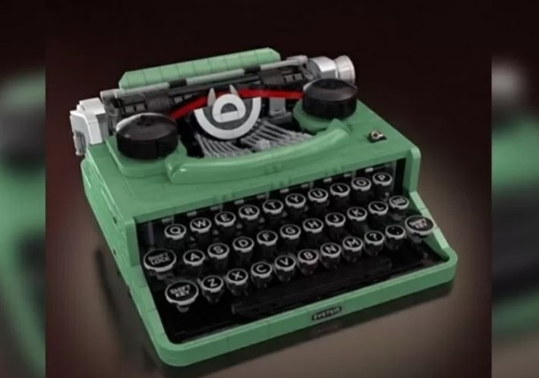 Lego cria máquina de escrever com mais de 2 mil peças