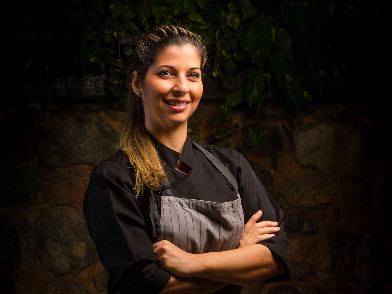 Lisiane Arouca convida mais 4 chefs mulheres para jantar especial no Omí
