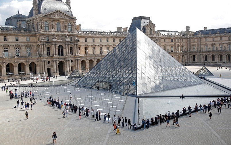 Museu do Louvre registra 70% de queda em visitação no ano de 2021
