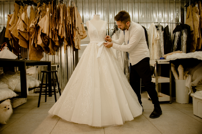  Lucas Anderi lança coleção de vestidos inspirados nas Princesas Disney