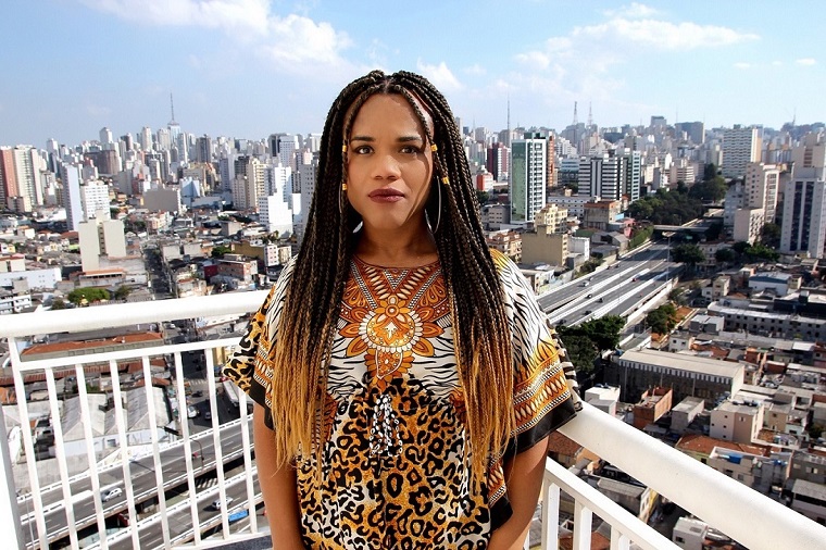 Conheça Luh Maza, primeira roteirista trans e negra da tv brasileira