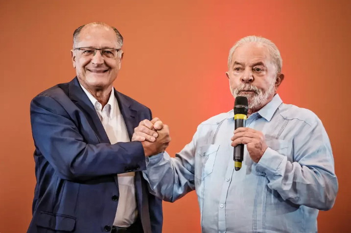 Lula e Alckmin lançam plano de governo. Aos destaques