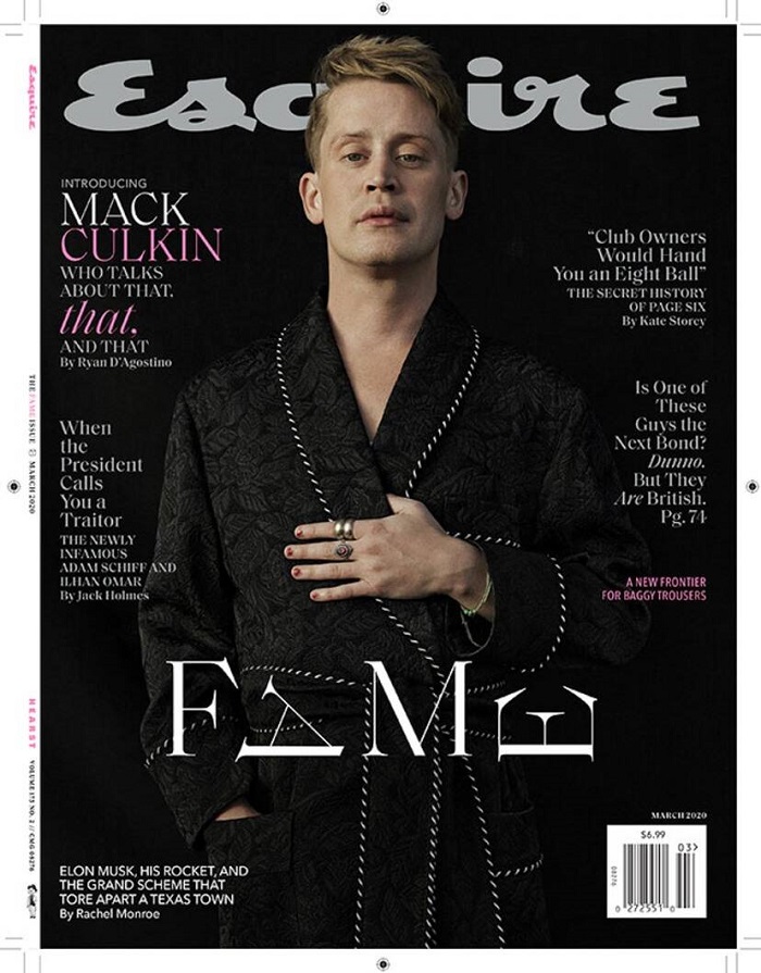 De robe de chambre e unhas pintadas de cor-de-rosa, Macaulay Culkin é destaque em revista americana 