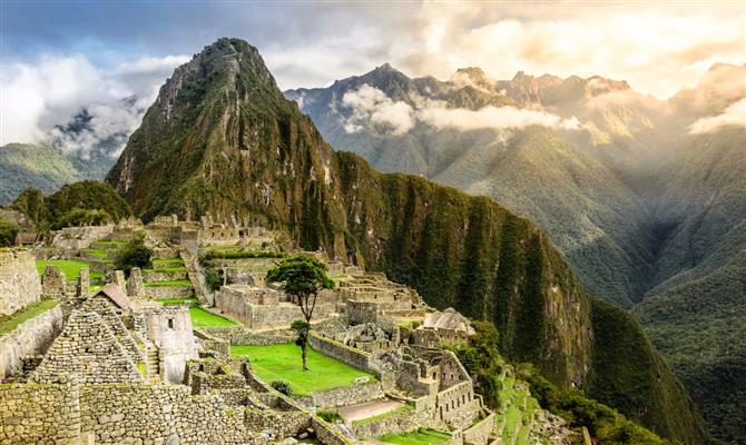 Incêndio ameaça atingir as ruínas incas de Machu Picchu, no Peru