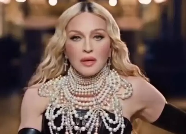 Madonna estrela campanha de 100 anos do Itaú ao lado de famosos brasileiros; entenda