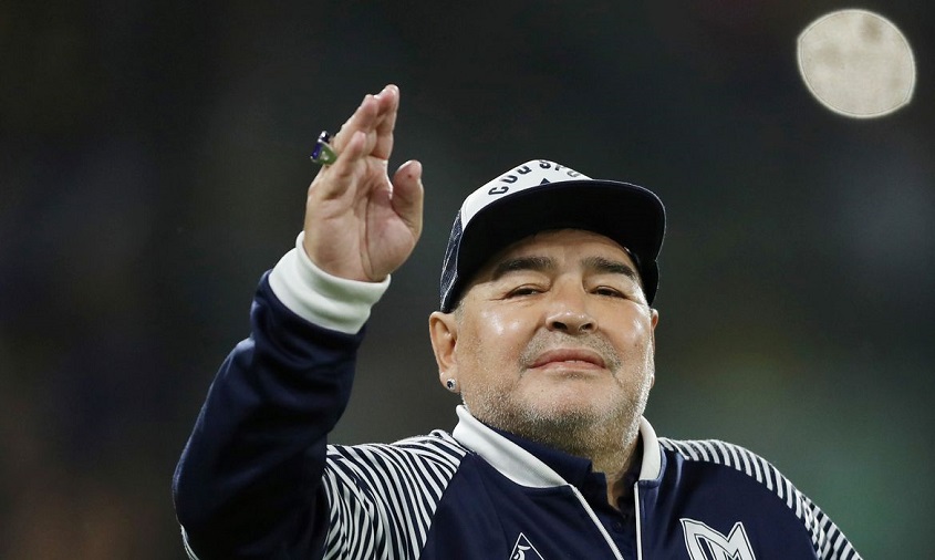 Diego Maradona está sedado para atenuar sintomas de abstinência