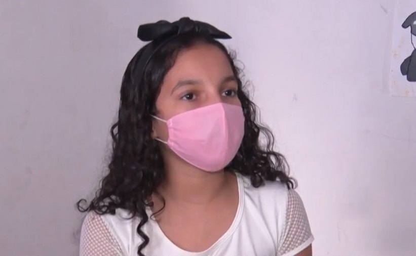 Menina de 10 anos faz doação para a UPA de Teixeira de Freitas e emociona funcionários