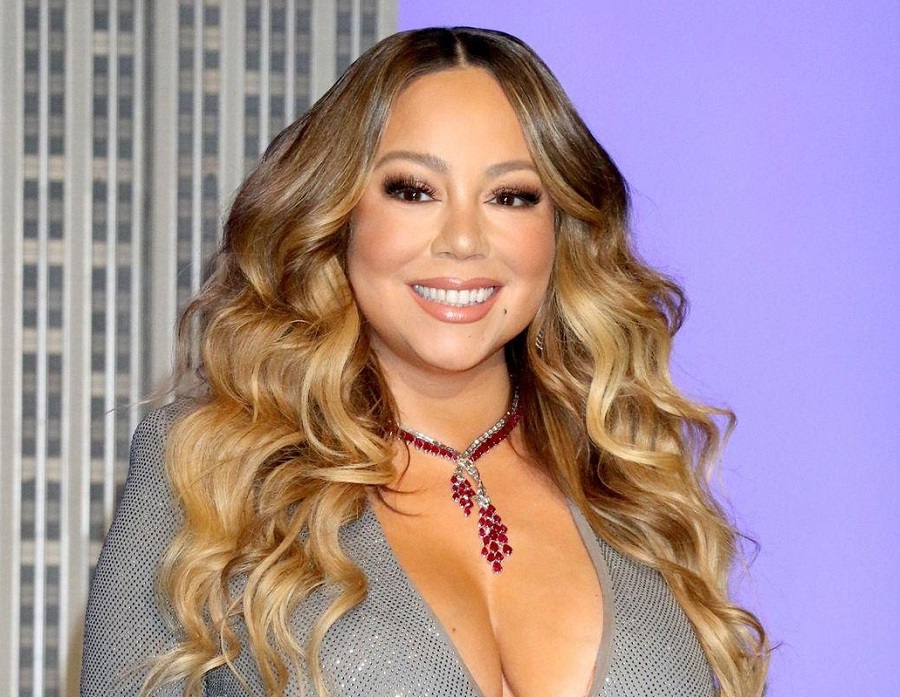 Mariah Carey lança disco duplo com faixas raras e show ao vivo