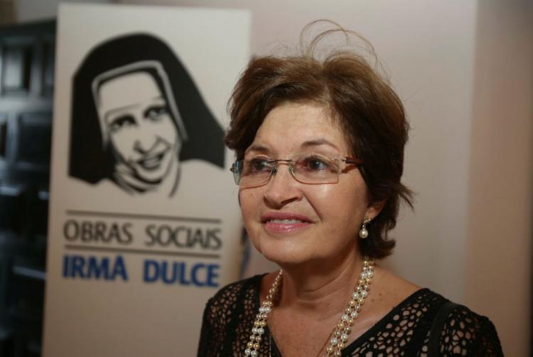 Maria Rita Lopes Pontes recebe primeira Medalha Santa Dulce dos Pobres